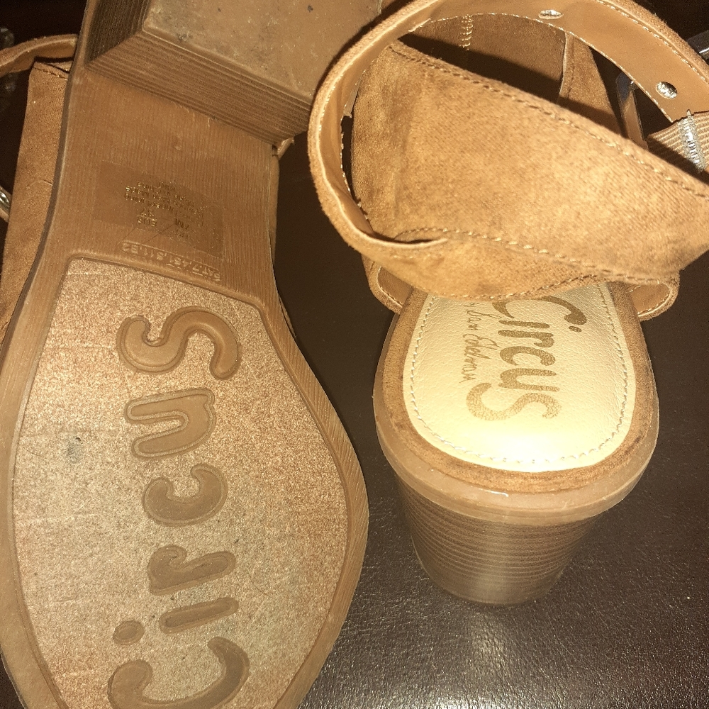 Shoes - Picture 4 of 4